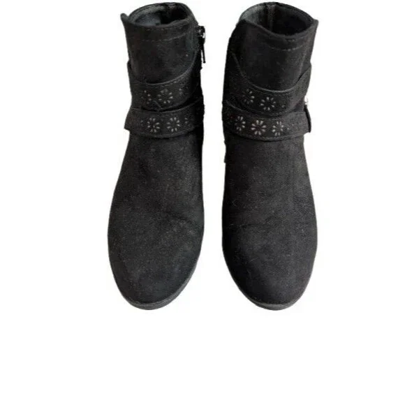 SO Samanthaa Girls Black Faux Suede Ankle Boots Size 3 Laser Cut Floral... - Picture 2 of 9
